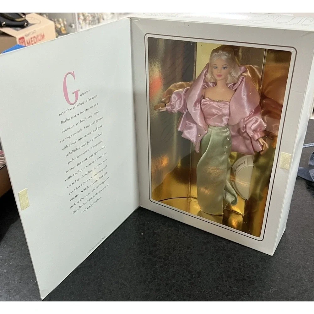 (B30/0)Classique Collectors Edition Evening Sophisticate Barbie Doll
